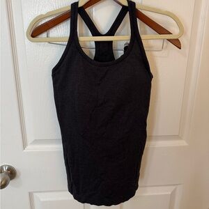 Lululemon Ebb to train tank
